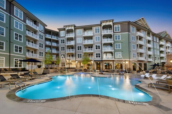 Piscina - The Row at Barrett