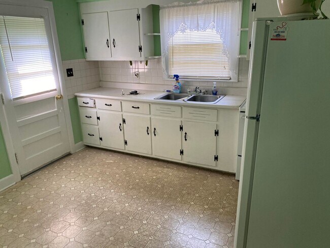 Foto del edificio - Cute Cottage Style Home For Rent