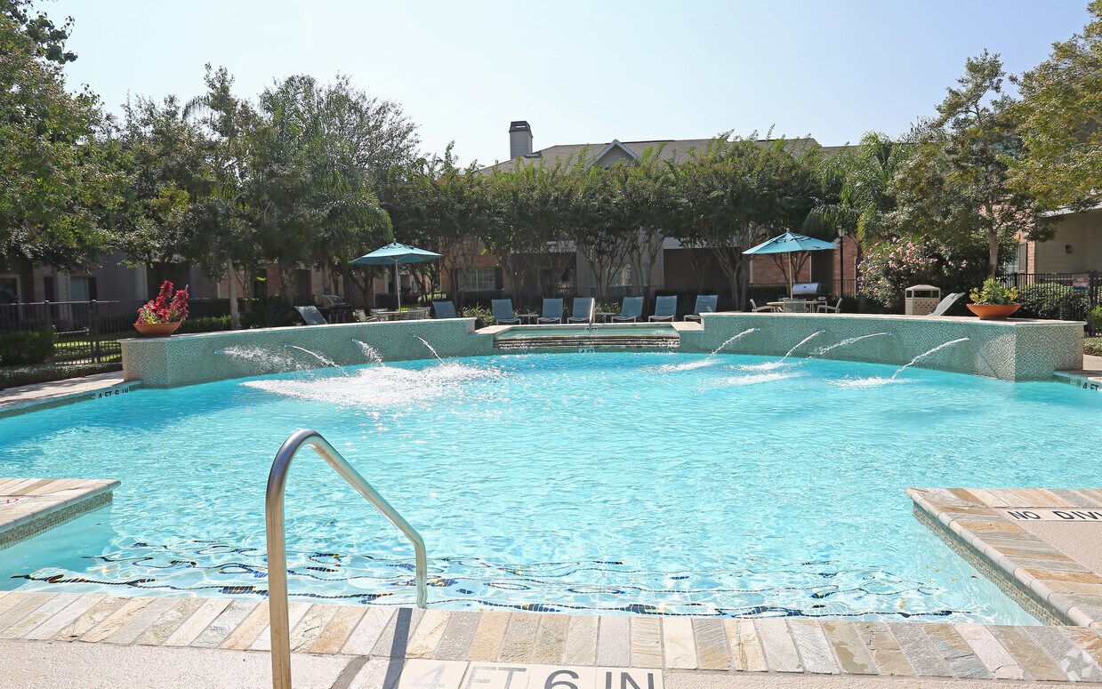 Richmond Towne Homes Apartments Houston, TX