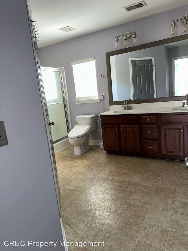 Building Photo - 3 br, 2.5 bath House - 208 Westbrooke Road