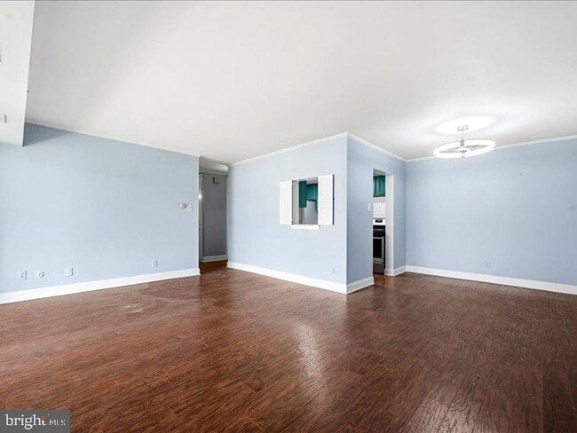 Building Photo - 421 Drummers Ln