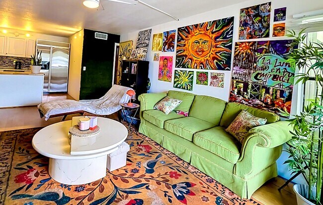 Foto del edificio - 706 Sunny Pine Way