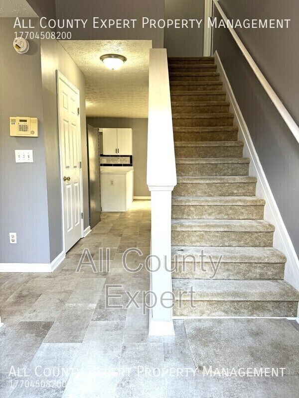 Foto del edificio - 3232 Sentinel Cir