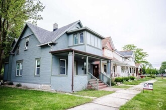 Building Photo - 1445 Yates St