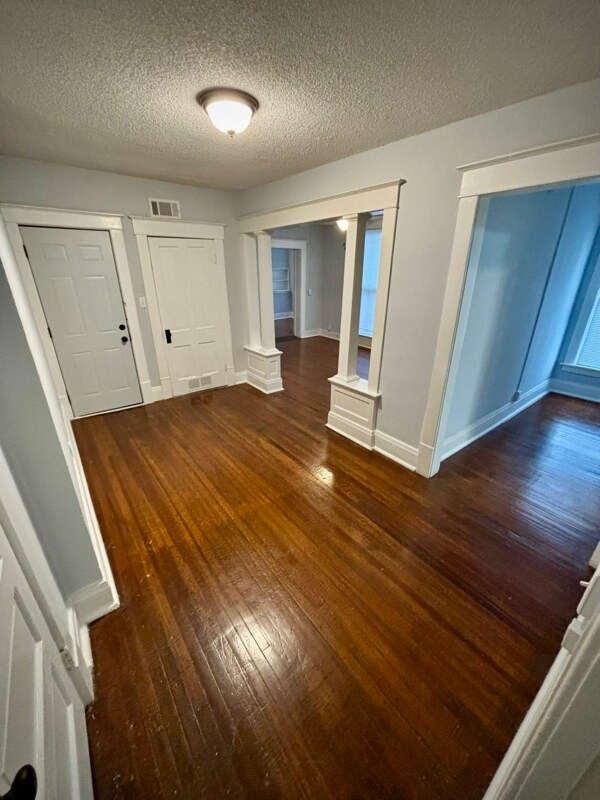 Foto del edificio - 407 S 12th St