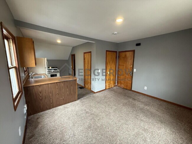 Foto del edificio - 1354 Wealthy St SE