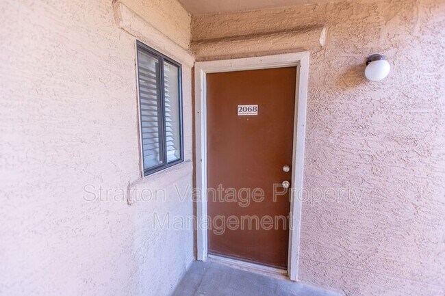 Foto del edificio - 5757 W Eugie Ave