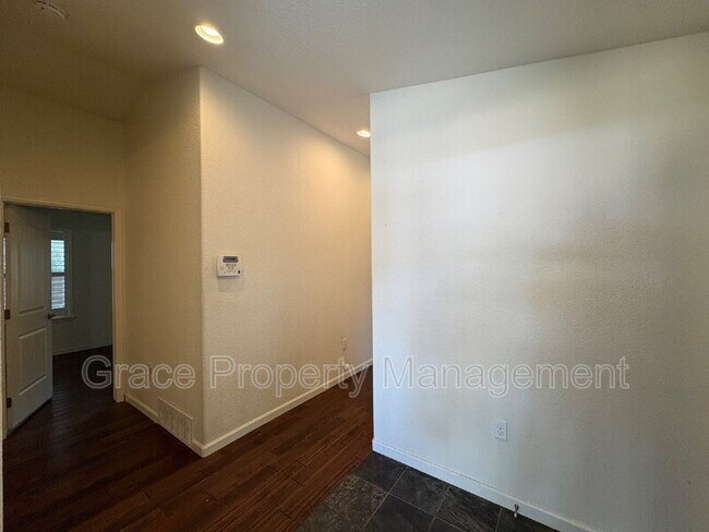 Foto del edificio - 1180 S Raleigh St