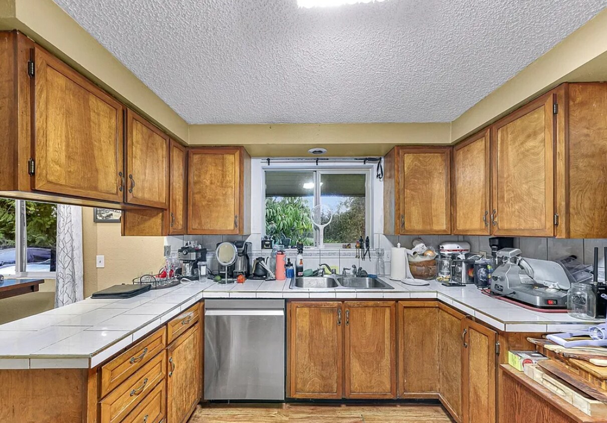 Primary Photo - 1029 32nd St