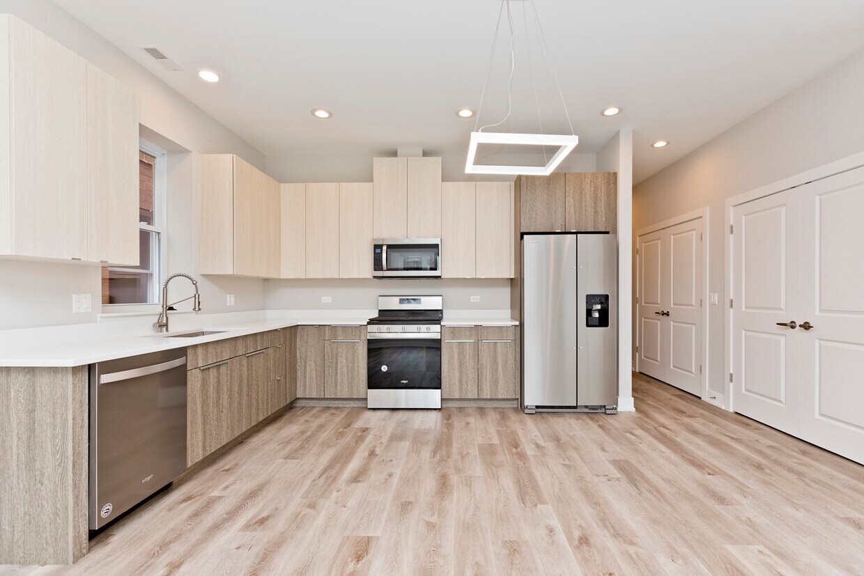 Foto principal - 2731 N Ashland Ave