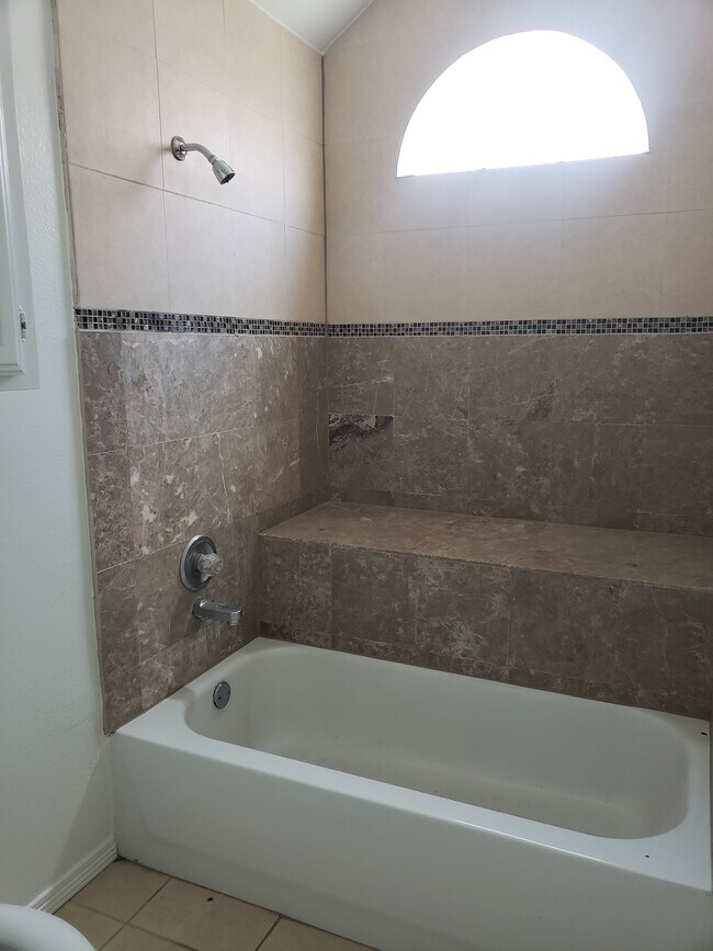 Foto del edificio - 1622 Orlando St