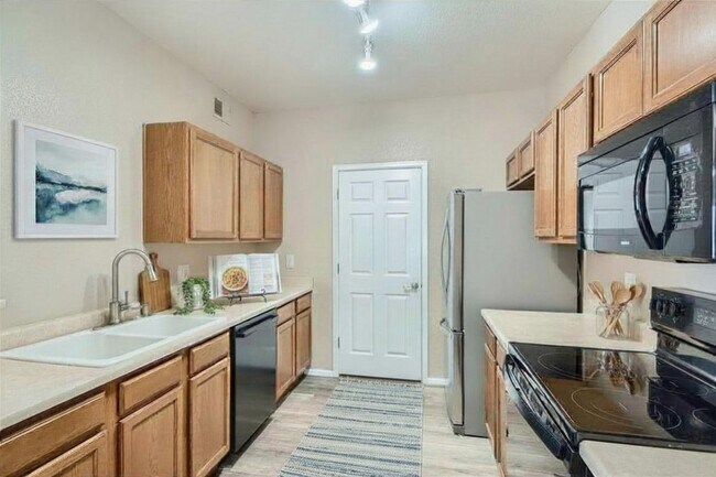 Building Photo - Spacious 3 Bed Condo in Gated Savannah Condos | Pool, Spa & Covered Balcony