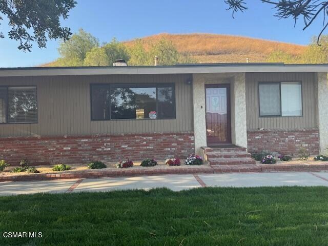 Foto del edificio - 2485 E Hillcrest Dr