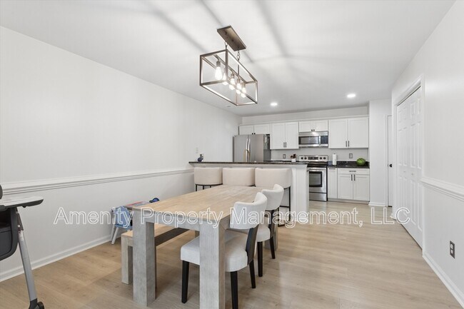 Foto del edificio - 914 Pine Mill Ct