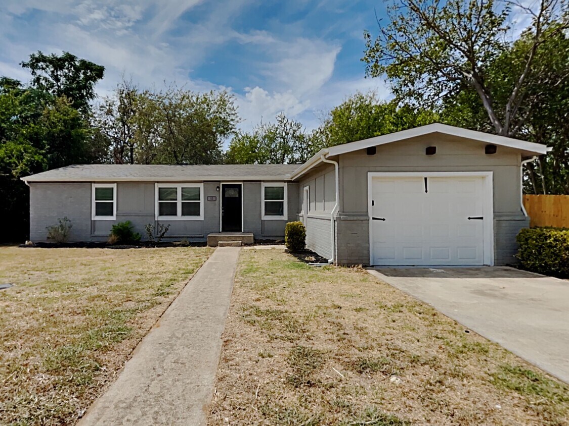 12 The Briars House Rental in Corinth, TX