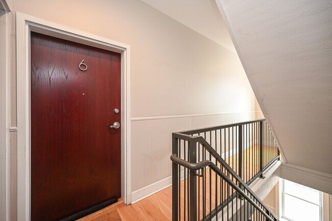 Foto del edificio - 433 E 13th St