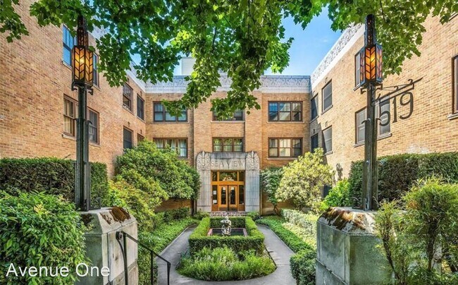 Building Photo - 1 br, 1 bath House - 519 W Roy St #307