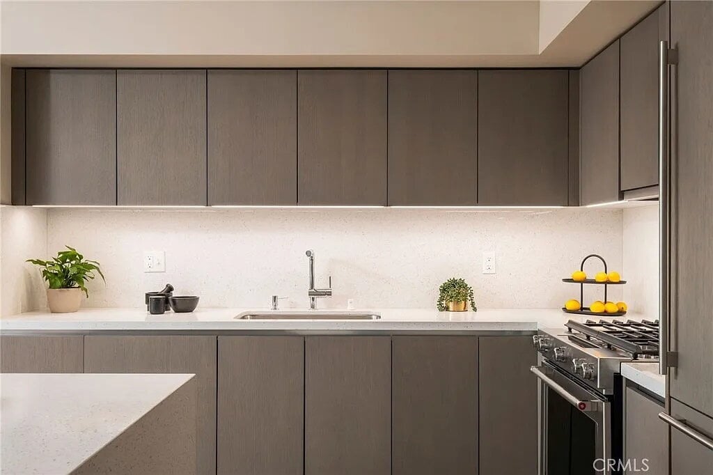 Primary Photo - "Chic Pasadena 1-Bed Oasis with Pool & Cen...