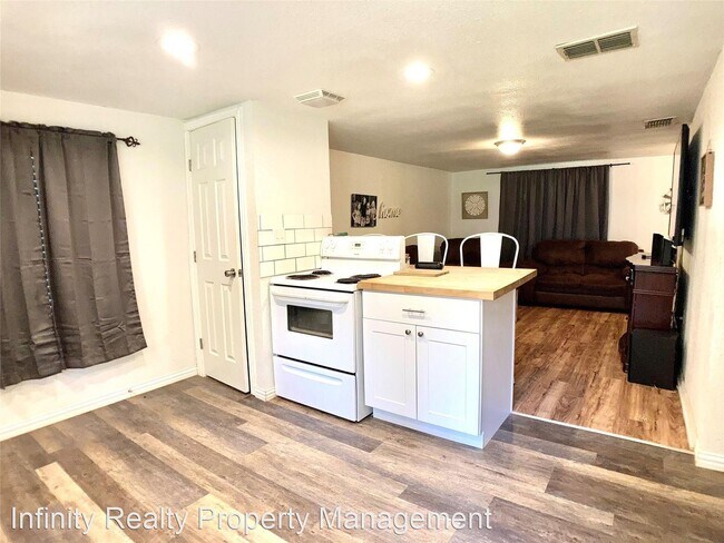Building Photo - 3 br, 2 bath House - 871 W Frey St