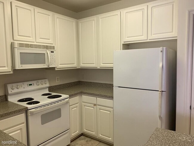 Building Photo - 2809 Gresham Way