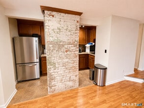 Building Photo - 91 Stowe Ave