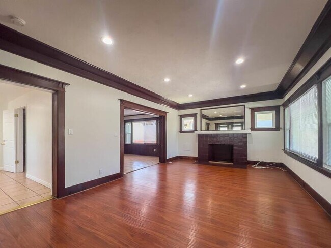 Building Photo - 1522 5th Avenue - 1