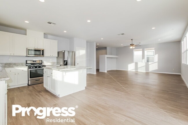 Building Photo - 3029 E Gannon Ridge Ave