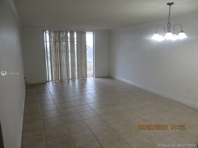 Foto del edificio - 6990 NW 186th St