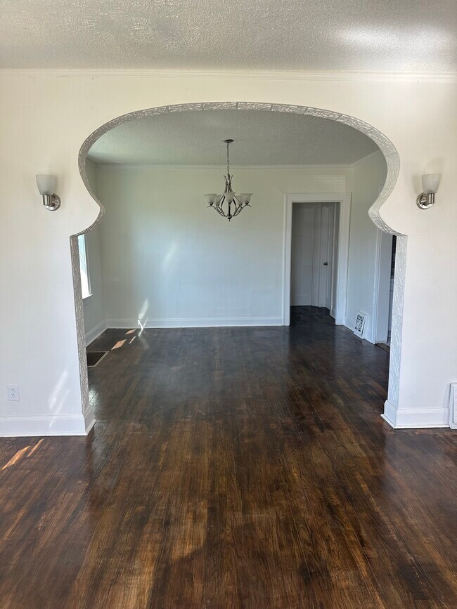 Building Photo - 1737 5th St