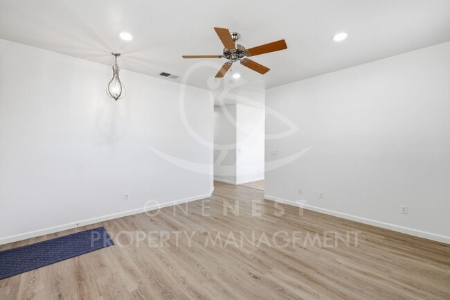 Building Photo - 3518 Garden Rose Dr