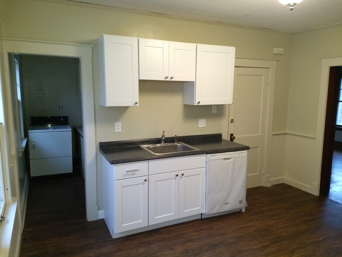 Kitchen - 21 Ellis St