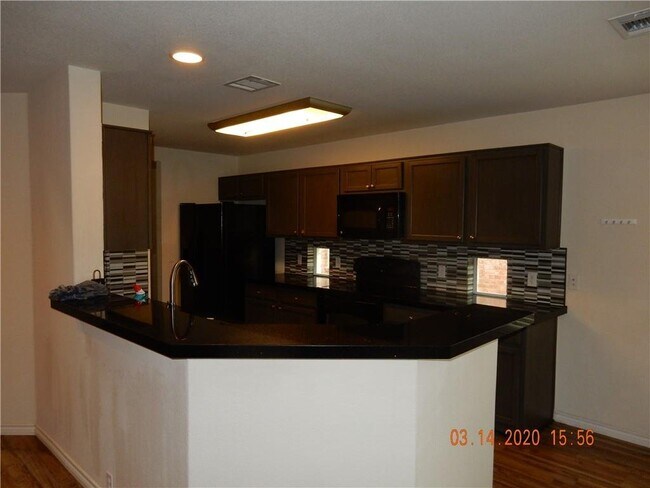 Foto del edificio - 320 King Elder Lane, Leander, TX 78641 - 4...