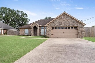 Building Photo - 7673 Rosewood Dr