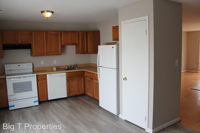 Building Photo - 16327 Taconic Cir