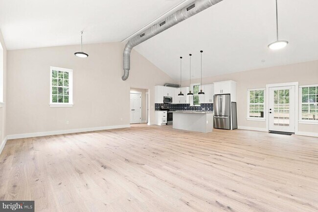 Foto del edificio - 5567 Pennell Rd