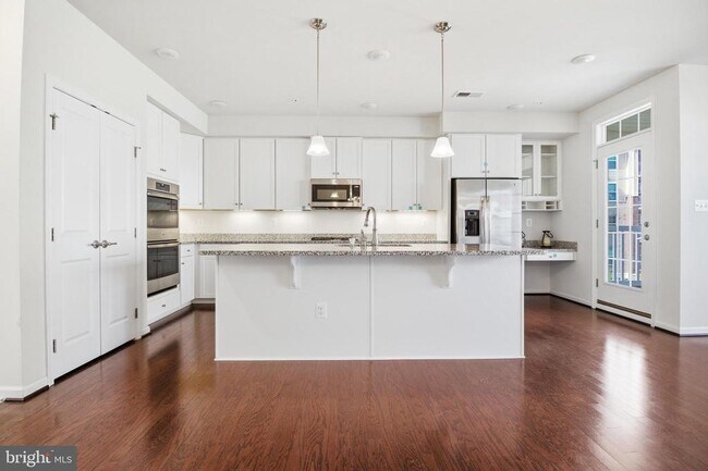 Foto del edificio - 13735 Air and Space Museum Pkwy