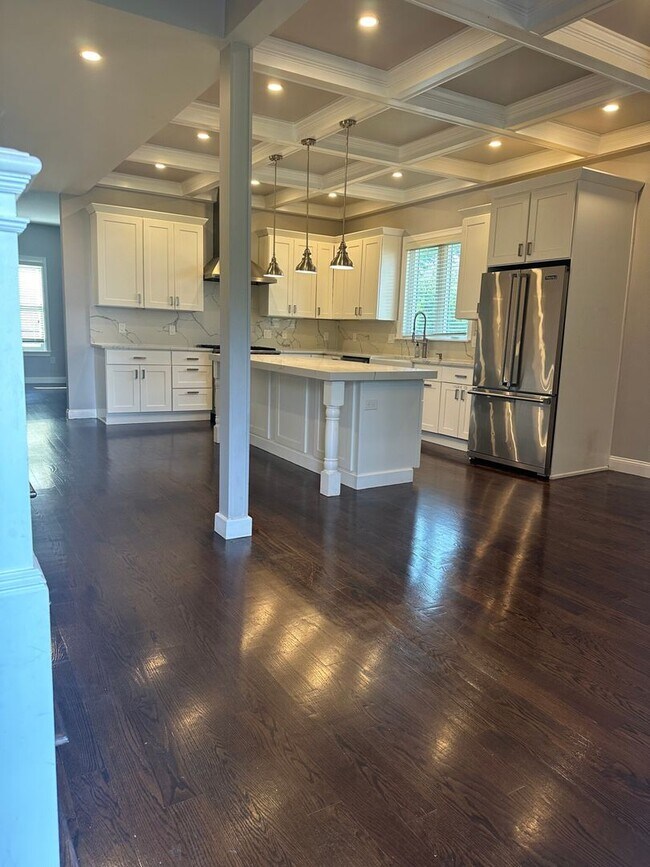 Building Photo - HOT SOMERVILLE LISTING