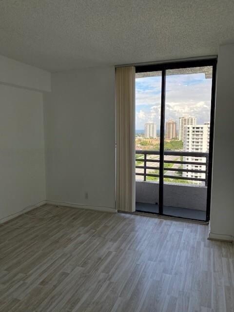 Foto del edificio - 3300 NE 191st St