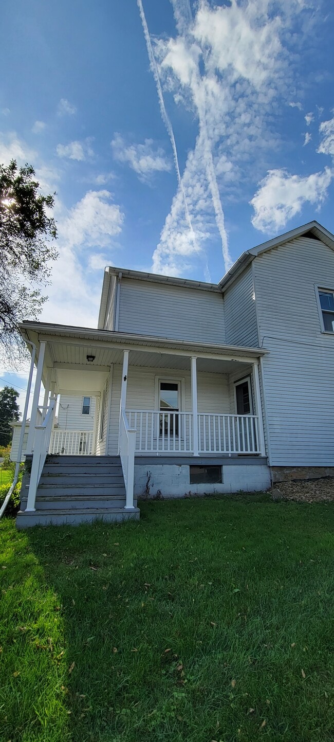 Building Photo - 1102 Old Mercer Rd