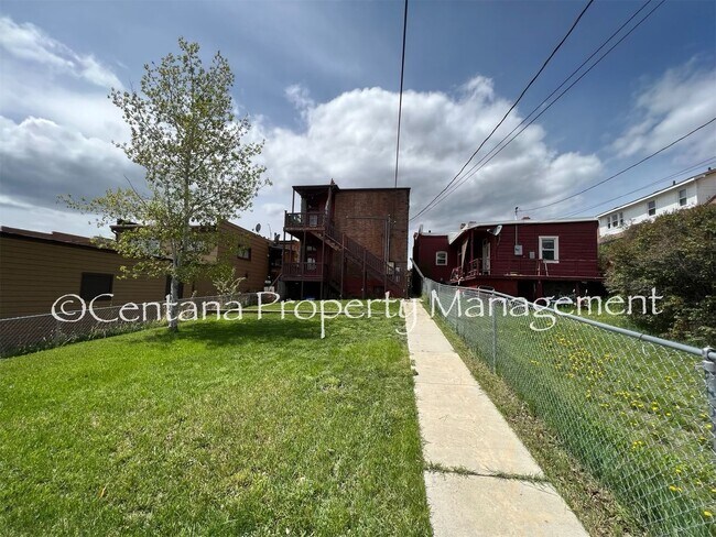 Foto del edificio - 646-648 S Montana