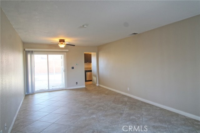 Foto del edificio - 153 Leslie Ct