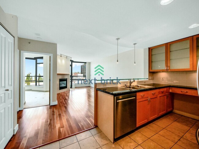Building Photo - Conveniently Located 1 Bed 1 Bath Downtown...
