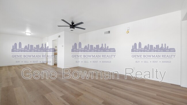 Foto del edificio - 3432 E Plaza Blvd