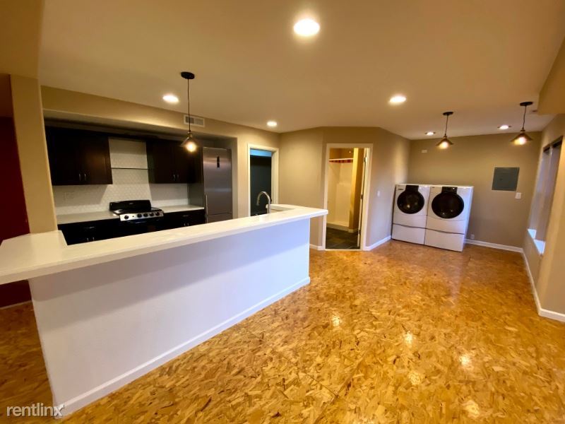 Primary Photo - 2 br, 1 bath Apartment - 3647 NW Orchard Ct