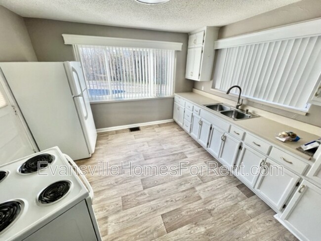 Foto del edificio - 4624 New Harmony Rd