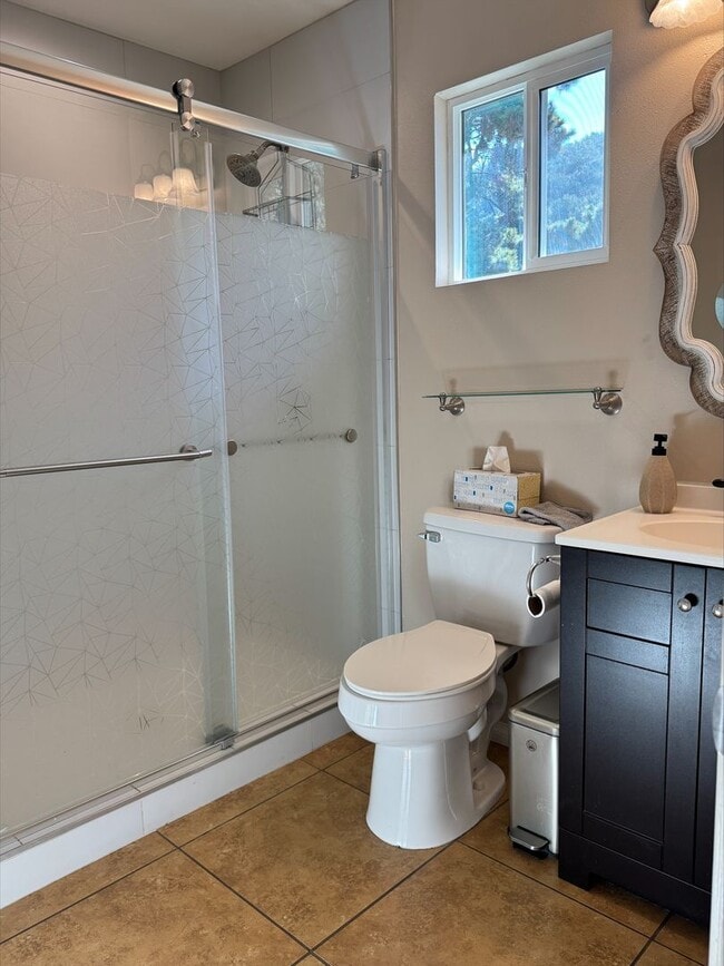 Building Photo - Furnished 2 Bed 1 Ba home in Bonita!