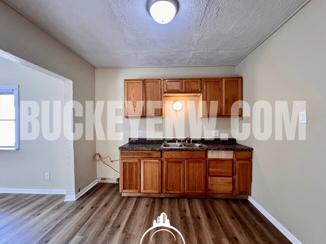 Building Photo - 1110 Harding Dr