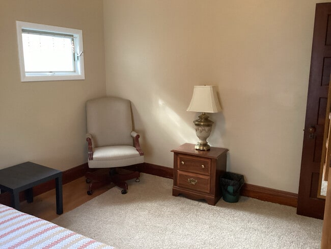 Building Photo - 269 W Borden Ave