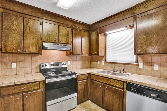 Building Photo - 410 Bogey Cove