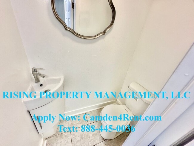 Building Photo - Renovated 4 Bedroom 2.5 Bathroom home in t...